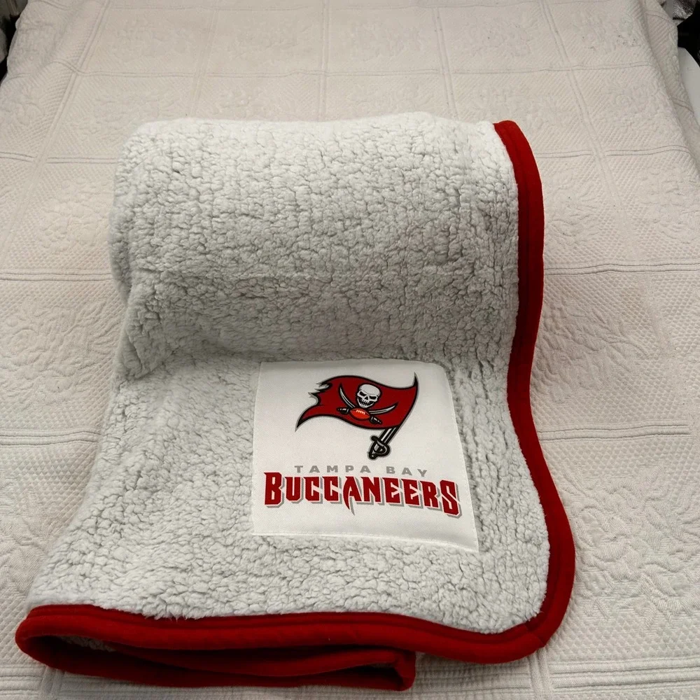 Northwest Tampa Bay Buccaneers NFL Sherpa Fleece Throw Blanket Red White